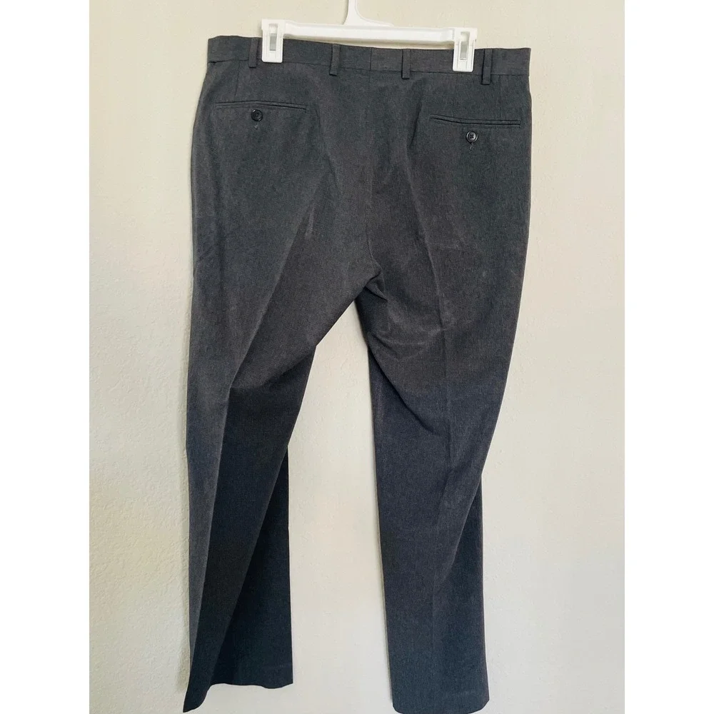 Van Heusen Men's Flat Front Dress Pants Slim Fit Straight Legs Size 36